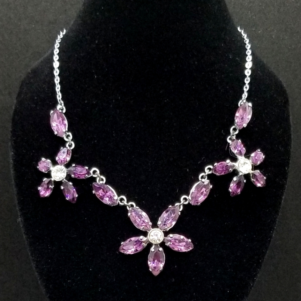Purple crystal flower necklace 💜